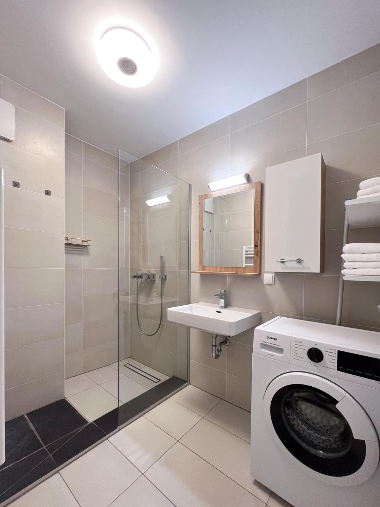 Modern Apartment W/ Cozy Balcony Near City Center Vienna Luaran gambar