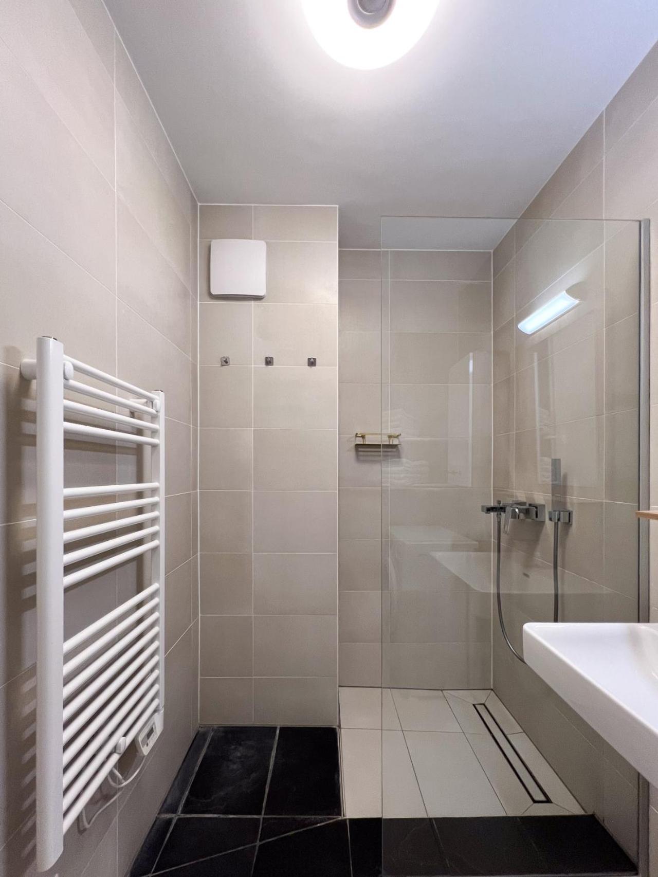 Modern Apartment W/ Cozy Balcony Near City Center Vienna Luaran gambar